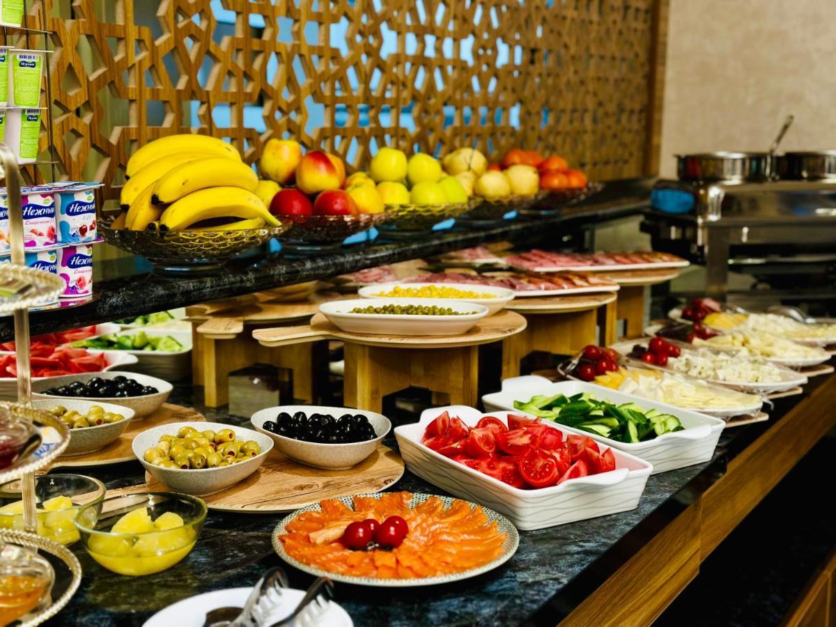 Garnet Hotel Tashkent Esterno foto