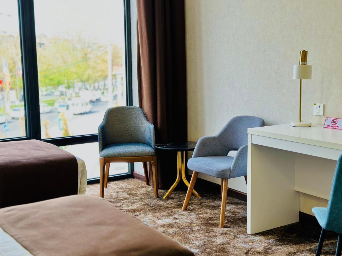 Garnet Hotel Tashkent Esterno foto