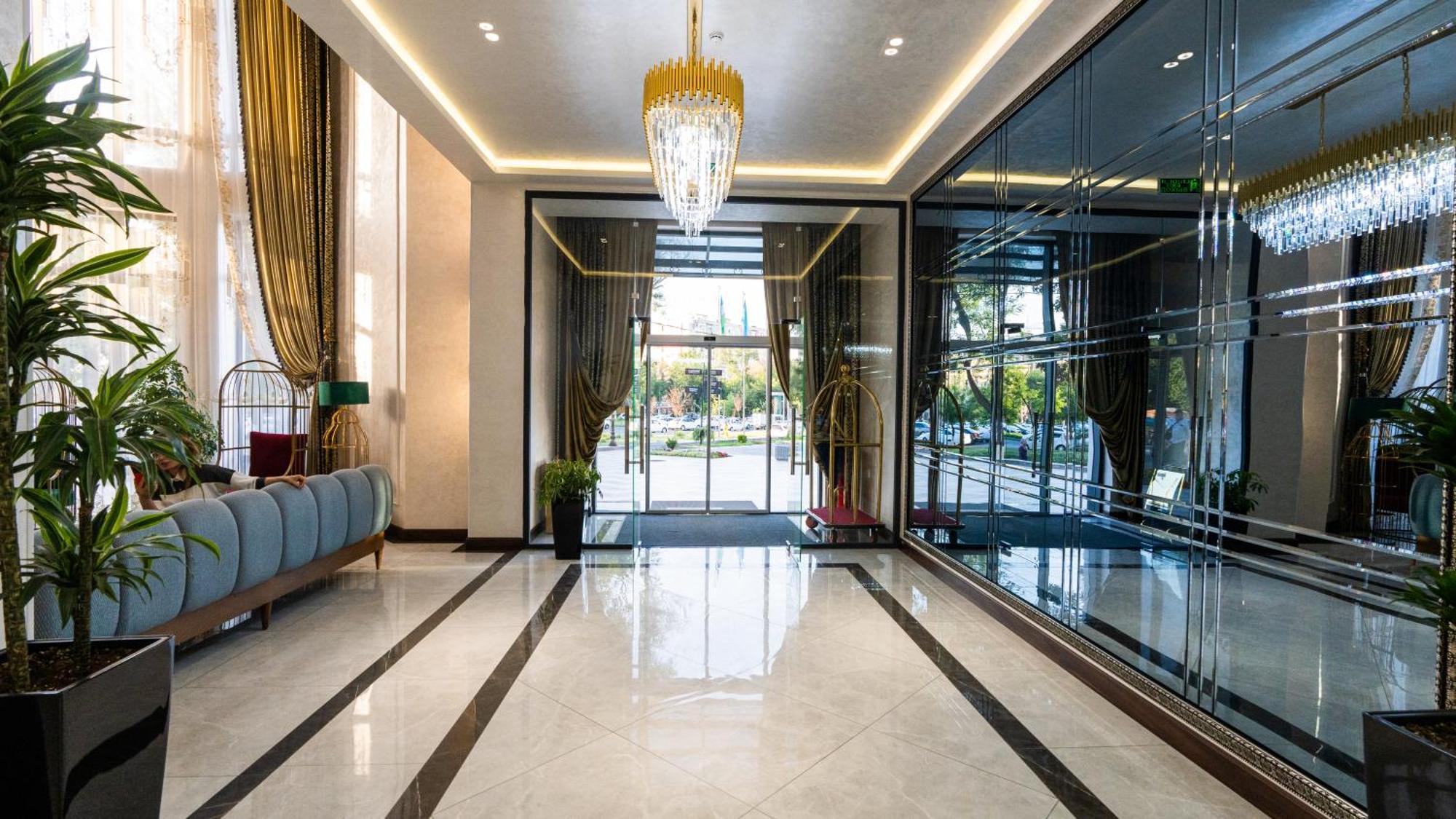 Garnet Hotel Tashkent Esterno foto