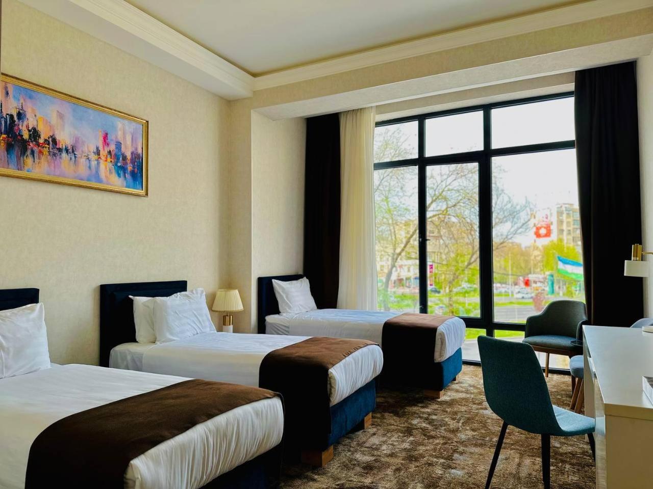 Garnet Hotel Tashkent Esterno foto